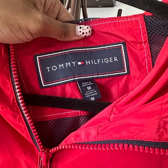 #3 TOMMY HILFIGER RED LOGO WINDBREAKER MEDIUM ZIP DOWN - Picture 11 of 13
